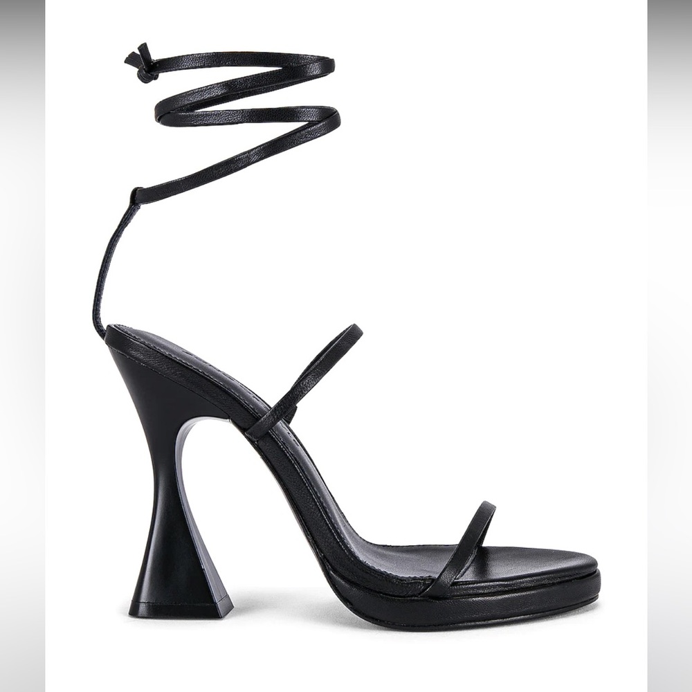 Song of Style Penelope Heel in Black, Size 8